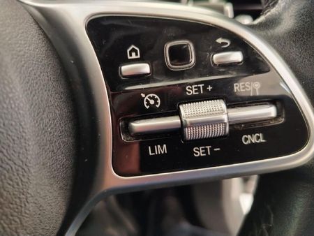 2019-Mercedes-Benz-C-Class-C-180-Auto_12