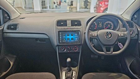 2026-Volkswagen-Polo-Vivo-16-Life_11