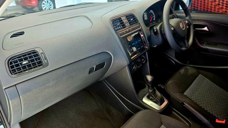 2026-Volkswagen-Polo-Vivo-16-Life_12