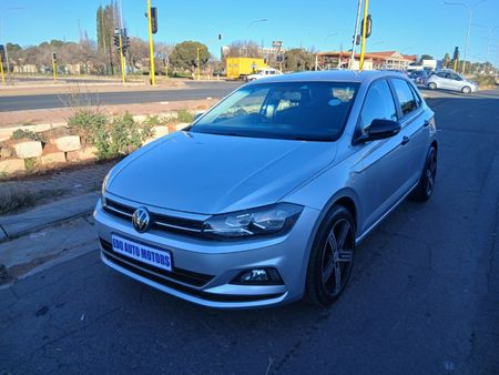 2019-Volkswagen-Polo-10-TSI_0