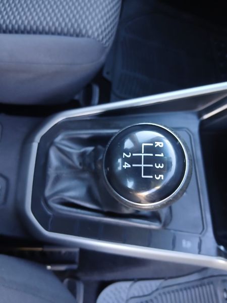 2019-Volkswagen-Polo-10-TSI_9