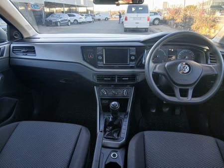 2019-Volkswagen-Polo-10-TSI_6