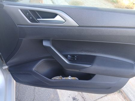 2019-Volkswagen-Polo-10-TSI_7
