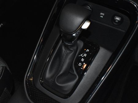 2022-Kia-Sonet-15-EX-CVT_18