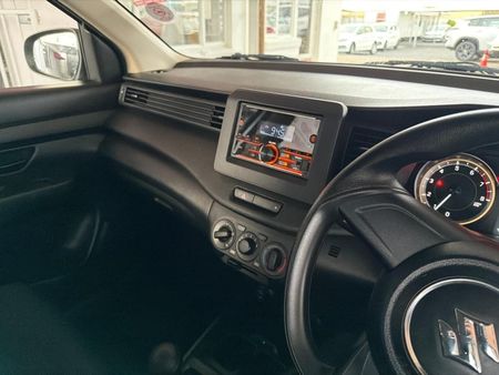 2025-Suzuki-Ertiga-15-GA_17