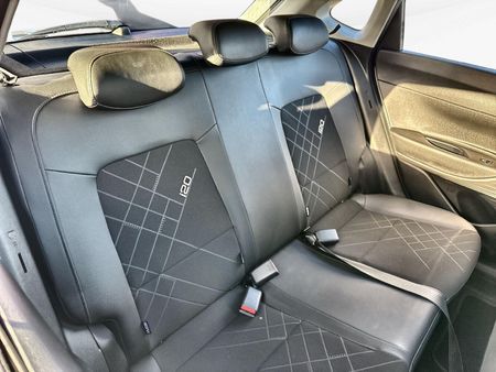 2025-Hyundai-i20-14-Premium-Auto_14