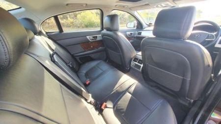 2014-Jaguar-XF-30-D-S-Premium-Luxury_12