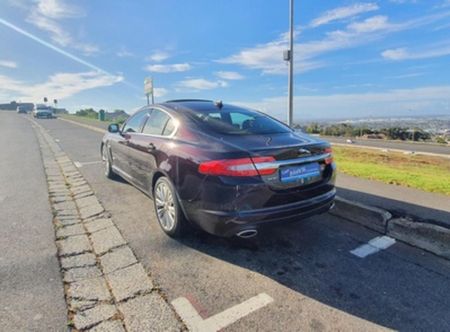 2014-Jaguar-XF-30-D-S-Premium-Luxury_3