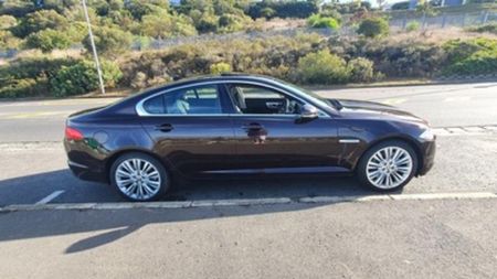 2014-Jaguar-XF-30-D-S-Premium-Luxury_7