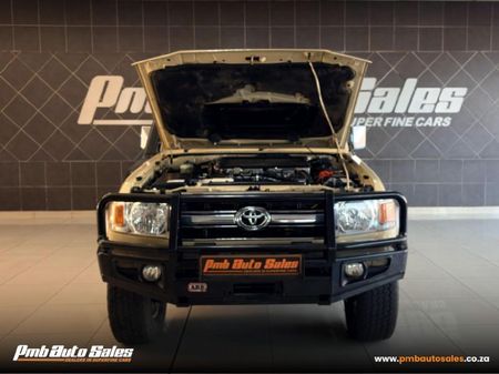 2023-Toyota-Land-Cruiser-79-45-D-Double-Cab_11