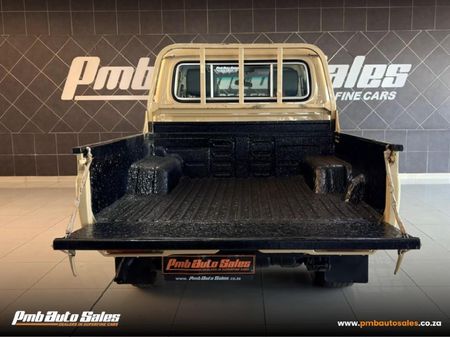 2023-Toyota-Land-Cruiser-79-45-D-Double-Cab_12