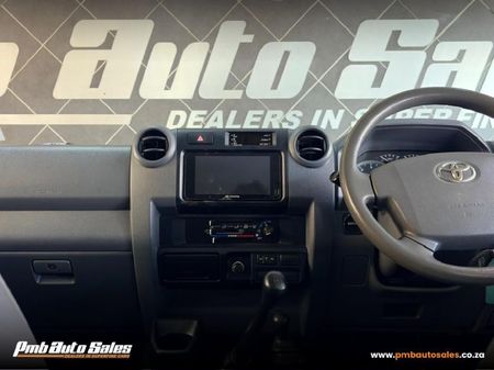 2023-Toyota-Land-Cruiser-79-45-D-Double-Cab_13