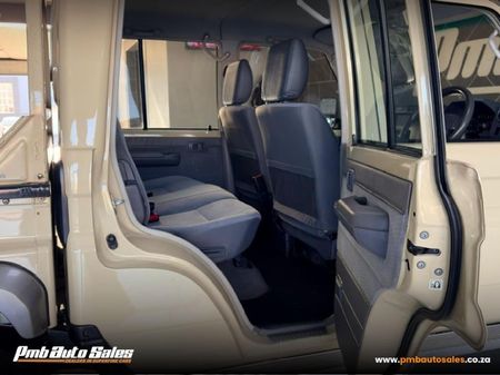 2023-Toyota-Land-Cruiser-79-45-D-Double-Cab_18