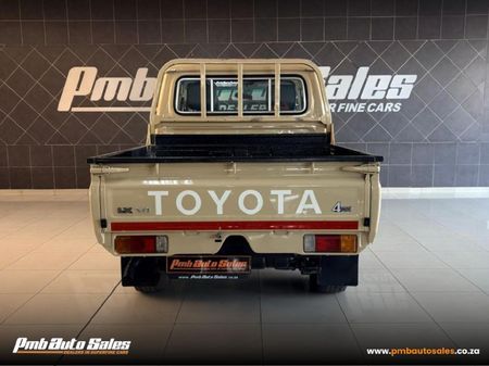 2023-Toyota-Land-Cruiser-79-45-D-Double-Cab_7