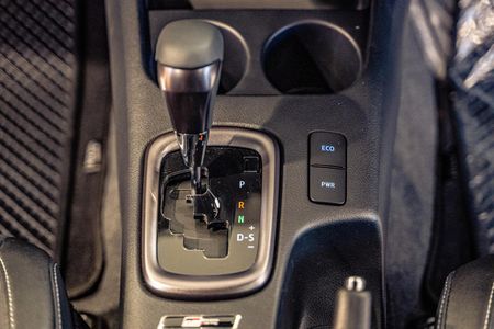 2026-Toyota-Hilux-28GD-6-GR-Sport-Double-Cab-4x4_17