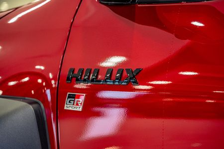 2026-Toyota-Hilux-28GD-6-GR-Sport-Double-Cab-4x4_5