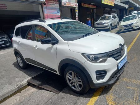 2021-Renault-Triber-10-Expression_0