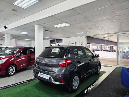 2021-Hyundai-Grand-i10-12-Fluid-Auto_23