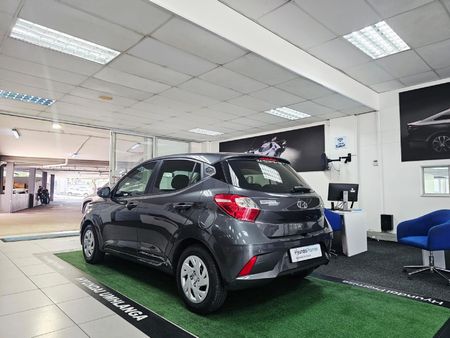 2021-Hyundai-Grand-i10-12-Fluid-Auto_25