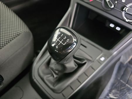 2026-Volkswagen-Polo-10-TSI_1