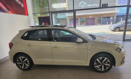 2026-Volkswagen-Polo-10-TSI-Life_12