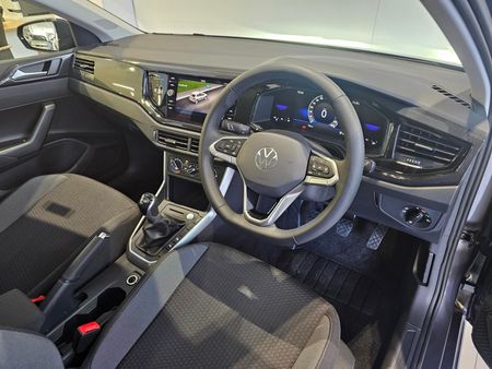 2026-Volkswagen-Polo-10-TSI-Life_2