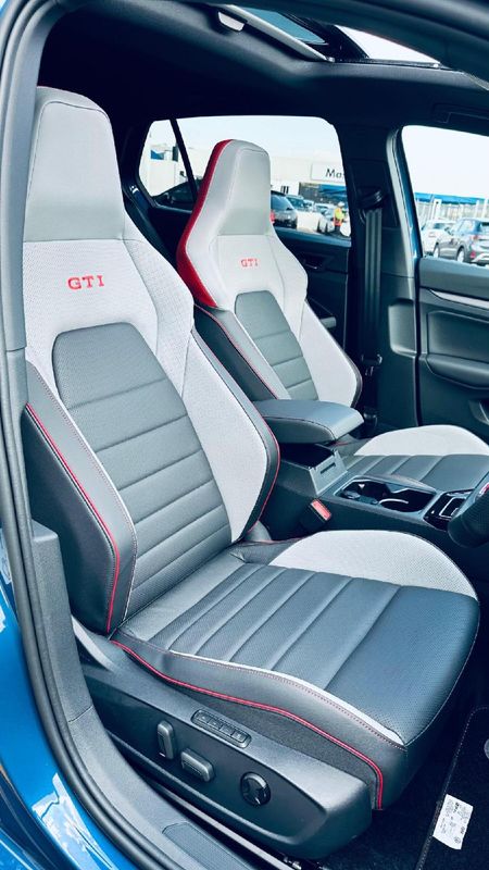 2026-Volkswagen-Golf-8-GTI-20-TSI-DSG_11