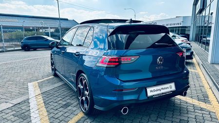 2026-Volkswagen-Golf-8-GTI-20-TSI-DSG_4