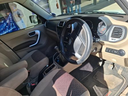 2018-Mahindra-TUV-300-15-TD-7-seat_9