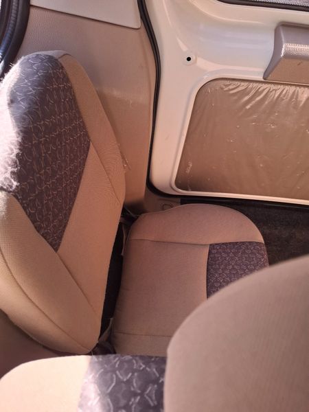 2018-Mahindra-TUV-300-15-TD-7-seat_11
