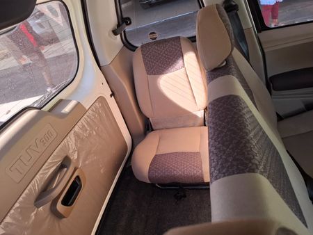 2018-Mahindra-TUV-300-15-TD-7-seat_12
