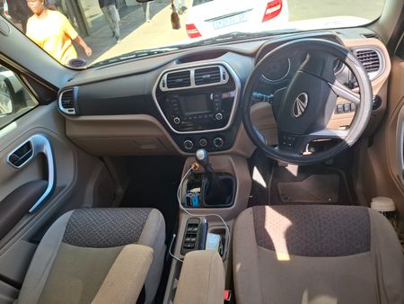 2018-Mahindra-TUV-300-15-TD-7-seat_14