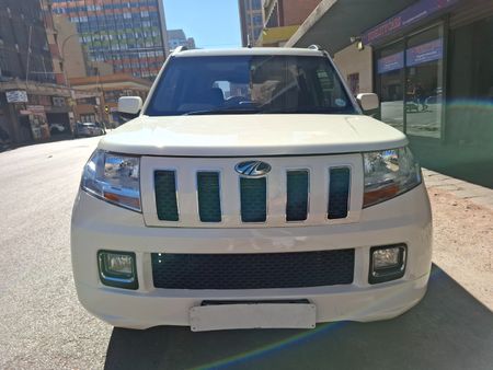 2018-Mahindra-TUV-300-15-TD-7-seat_2