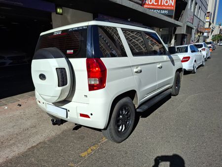 2018-Mahindra-TUV-300-15-TD-7-seat_5