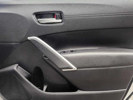 2022-Toyota-Corolla-Cross-18-XI_11