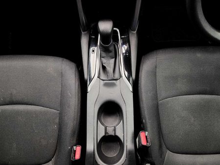 2022-Toyota-Corolla-Cross-18-XI_17