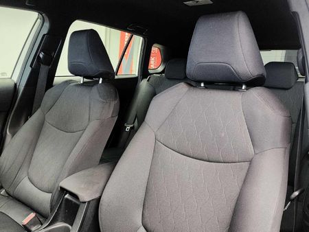 2022-Toyota-Corolla-Cross-18-XI_19
