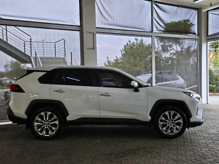 2021-Toyota-RAV4-20-VX-Auto_2