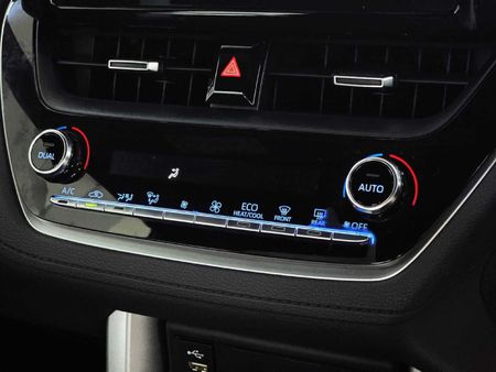2025-Toyota-Corolla-Cross-18-XS-Hybrid_10
