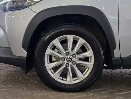 2025-Toyota-Corolla-Cross-18-XS-Hybrid_13