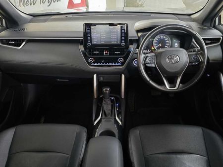 2025-Toyota-Corolla-Cross-18-XS-Hybrid_22