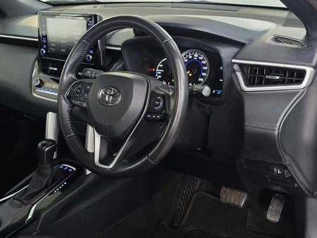 2025-Toyota-Corolla-Cross-18-XS-Hybrid_8