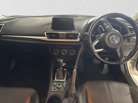 2017-Mazda-3-16-Dynamic-5-dr-Auto_17