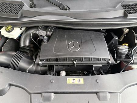 2018-Mercedes-Benz-V-Class-V-250-Bluetec-Avantgarde-Auto_11
