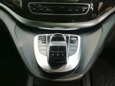 2018-Mercedes-Benz-V-Class-V-250-Bluetec-Avantgarde-Auto_8