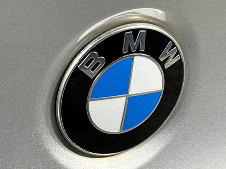 2010-BMW-3-Series-320d-Innovation-Auto_10