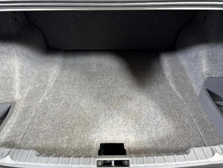 2010-BMW-3-Series-320d-Innovation-Auto_13