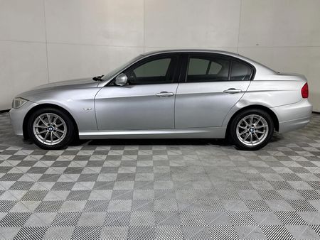 2010-BMW-3-Series-320d-Innovation-Auto_18