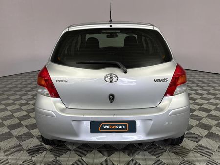 2009-Toyota-Yaris-T3-5-dr_18