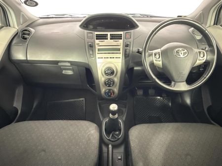 2009-Toyota-Yaris-T3-5-dr_1